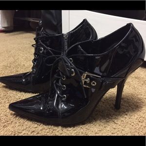 Guess patent booties size 10